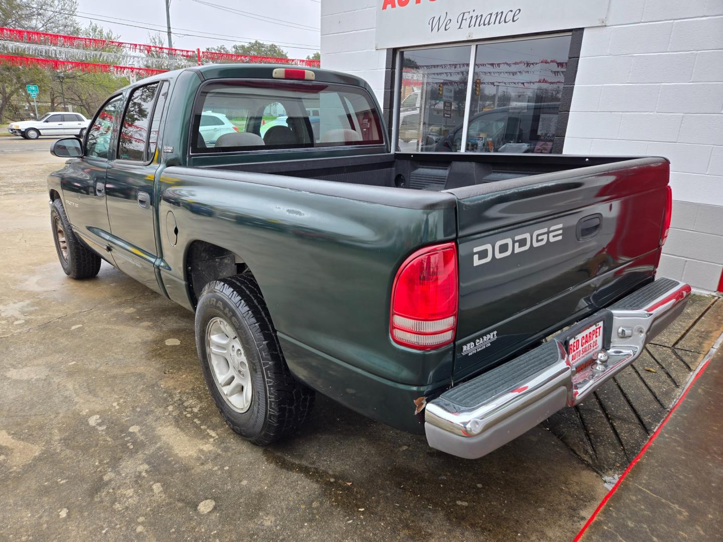 2001 GREEN Dodge Dakota (1B7GL2AN31S) with an 4.7L V8 F OHV engine, Automatic transmission, located at 503 West Court, Seguin, TX, 78155, (830) 379-3373, 29.568621, -97.969803 - Photo#3